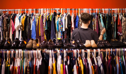 2015年中國(guó)電商銷(xiāo)售數(shù)據(jù)解析 服裝與日用百貨行業(yè)領(lǐng)跑線上消費(fèi)